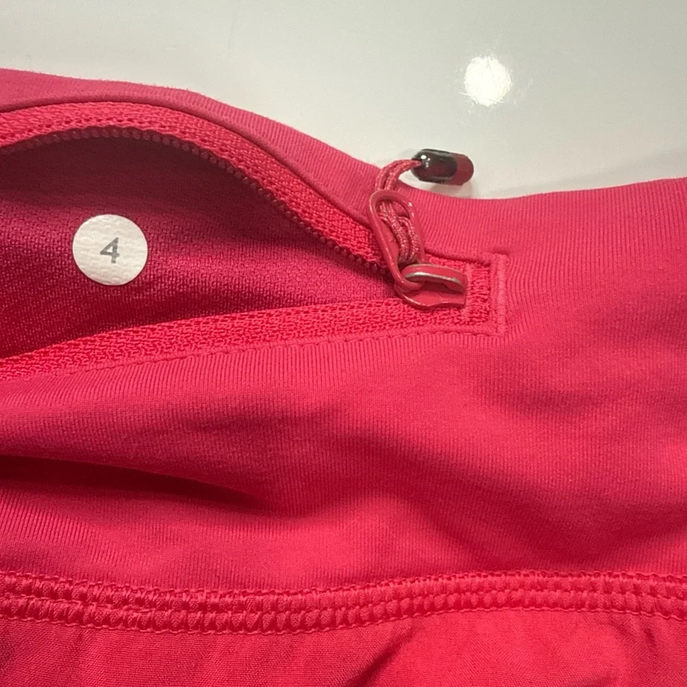 Lululemon Athletica Fuschia Active Mini Shorts Sz 4 A010126 - Picture 3 of 6